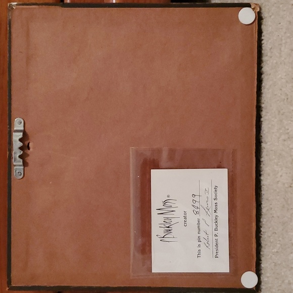 P Buckley Moss Society pin - Picture 2 of 2